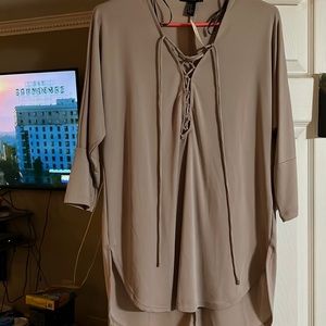 Tan color dress tie in the front can use it as a big oversize shirt